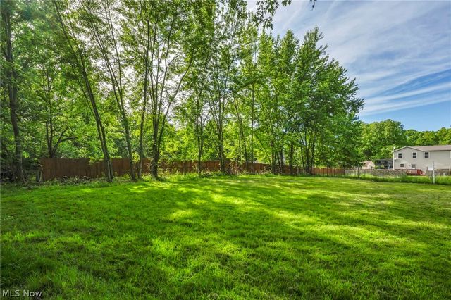 2066 Liberty Road, Stow, OH 44224