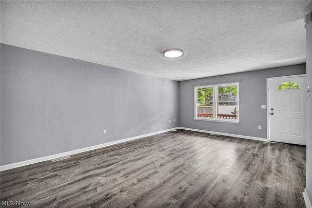 2066 Liberty Road, Stow, OH 44224
