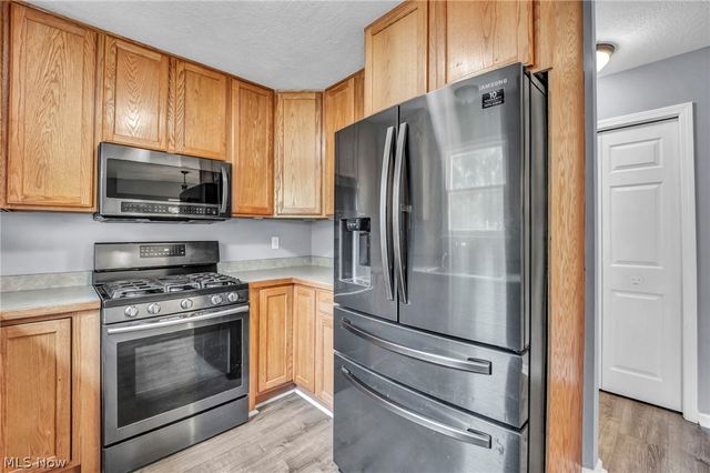 2066 Liberty Road, Stow, OH 44224