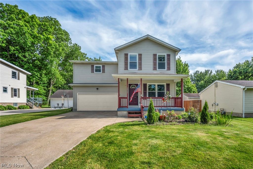 2066 Liberty Road, Stow, OH 44224