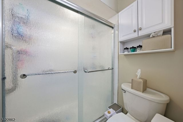 166 Sandcastle Ky 1, Secaucus Town, NJ 07094