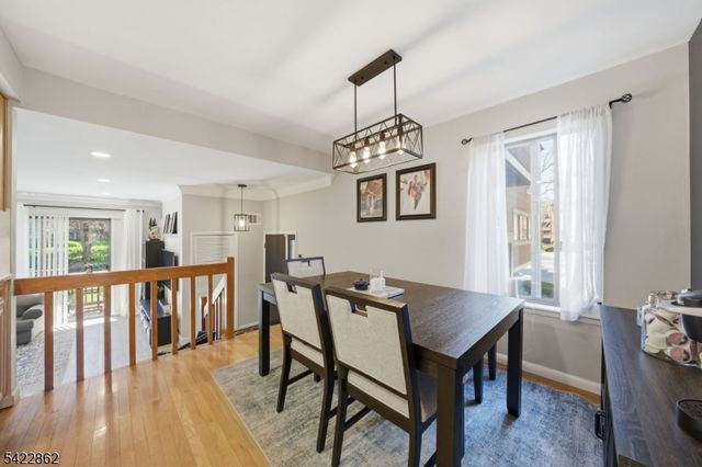 166 Sandcastle Ky 1, Secaucus Town, NJ 07094