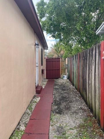 6103 Fletcher Street, Hollywood, FL 33023