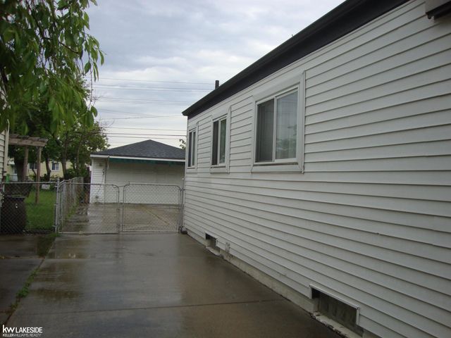 26371 Bryan Street, Roseville, MI 48066