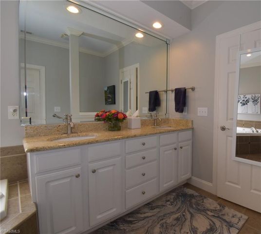 1008 Keswick Lane, Clemmons, NC 27012