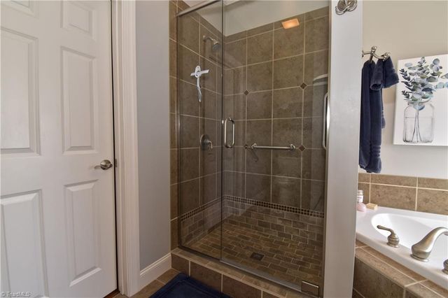 1008 Keswick Lane, Clemmons, NC 27012