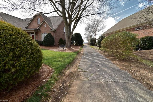 1008 Keswick Lane, Clemmons, NC 27012