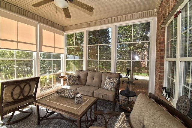 1008 Keswick Lane, Clemmons, NC 27012