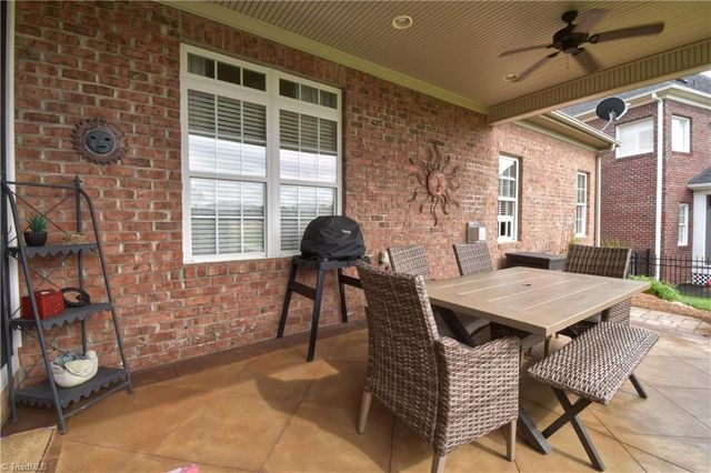 1008 Keswick Lane, Clemmons, NC 27012