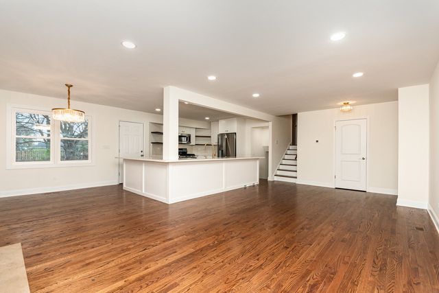 116 Waxwing Avenue, Naperville, IL 60565