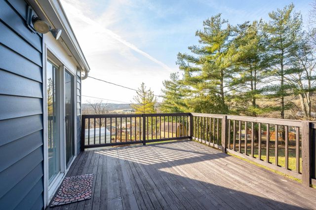 17 Valleyview Circle, Alexandria, KY 41001