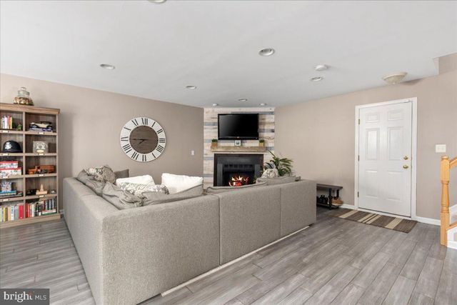 20839 MIRANDA FALLS SQ, Sterling, VA 20165