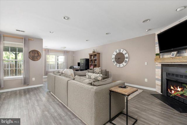 20839 MIRANDA FALLS SQ, Sterling, VA 20165