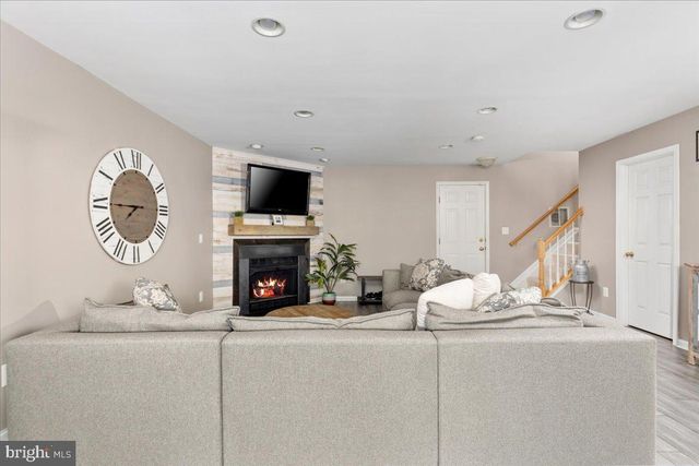 20839 MIRANDA FALLS SQ, Sterling, VA 20165