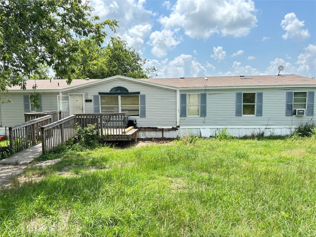 295 Denton Heights Lane, Weatherford, TX 76085