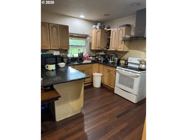 9918 Ne PRESCOTT St, Portland, OR 97220