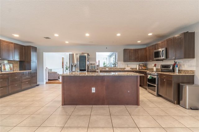 12705 PARK BOULEVARD, Seminole, FL 33776
