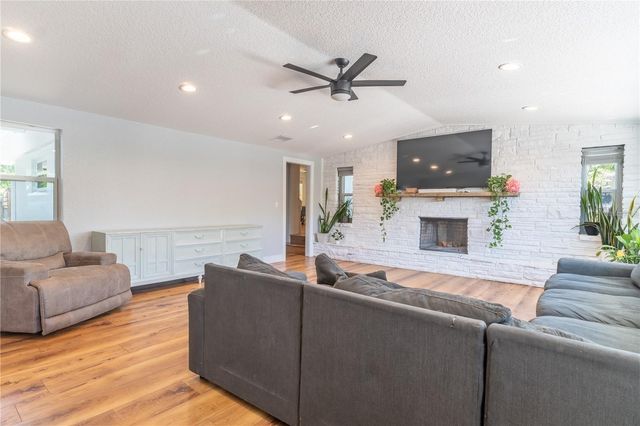 12705 PARK BOULEVARD, Seminole, FL 33776