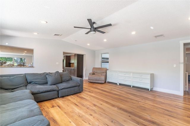 12705 PARK BOULEVARD, Seminole, FL 33776