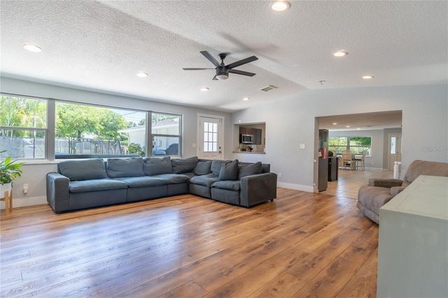 12705 PARK BOULEVARD, Seminole, FL 33776