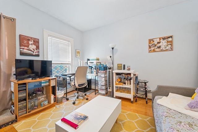 12 Evergreen Sq 2, Somerville, MA 02143