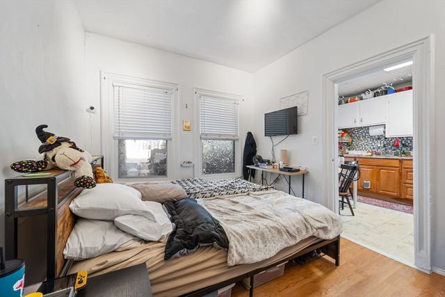12 Evergreen Sq 2, Somerville, MA 02143
