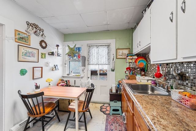 12 Evergreen Sq 2, Somerville, MA 02143