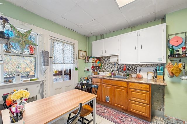 12 Evergreen Sq 2, Somerville, MA 02143