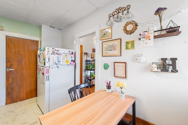 12 Evergreen Sq 2, Somerville, MA 02143