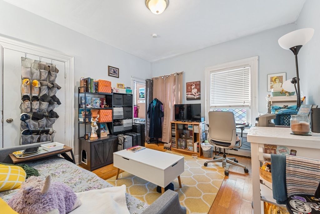 12 Evergreen Sq 2, Somerville, MA 02143