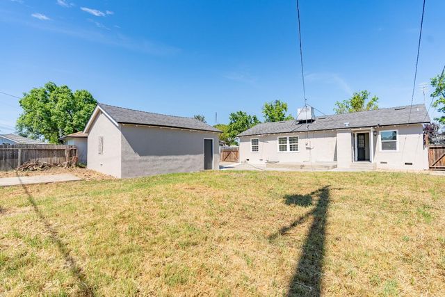 535 W Terrace Avenue, Fresno, CA 93705