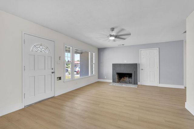 535 W Terrace Avenue, Fresno, CA 93705