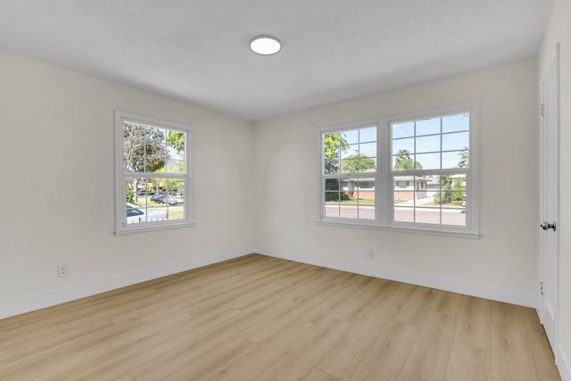 535 W Terrace Avenue, Fresno, CA 93705