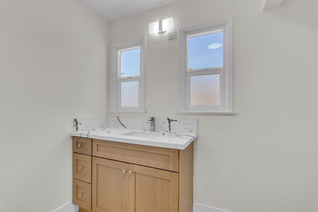 535 W Terrace Avenue, Fresno, CA 93705