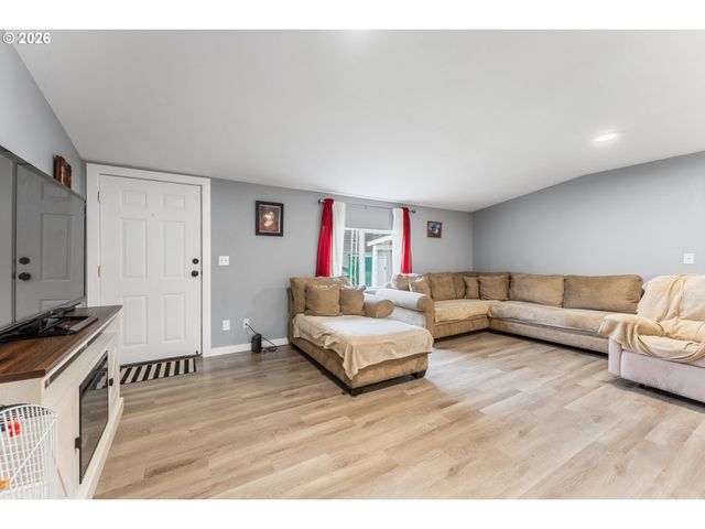 13115 Se FOSTER Rd 4, Portland, OR 97236