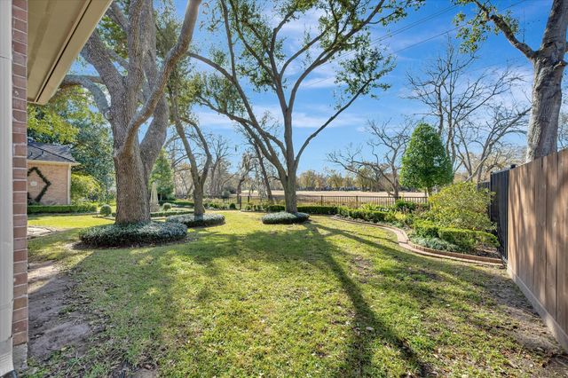 3706 Almond Creek Drive, Houston, TX 77059