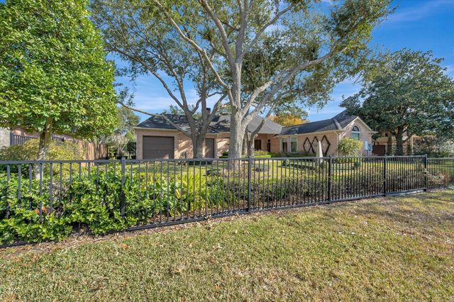 3706 Almond Creek Drive, Houston, TX 77059