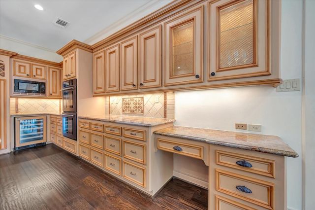 3706 Almond Creek Drive, Houston, TX 77059