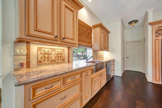 3706 Almond Creek Drive, Houston, TX 77059