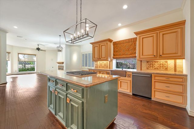 3706 Almond Creek Drive, Houston, TX 77059