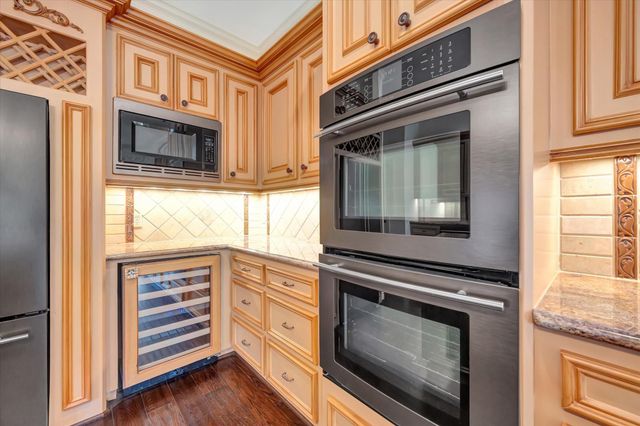 3706 Almond Creek Drive, Houston, TX 77059