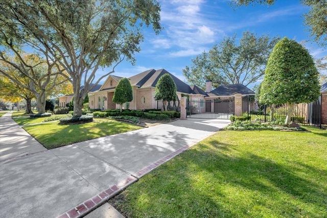 3706 Almond Creek Drive, Houston, TX 77059