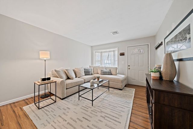 113 Bradford, Hanover, MA 02339