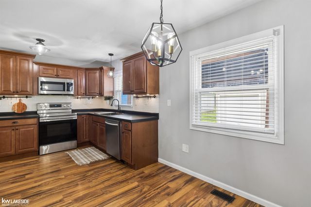 229 N Wilson Boulevard, Mt Clemens, MI 48043