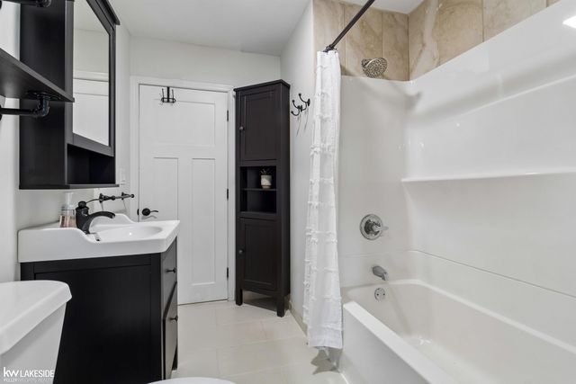229 N Wilson Boulevard, Mt Clemens, MI 48043