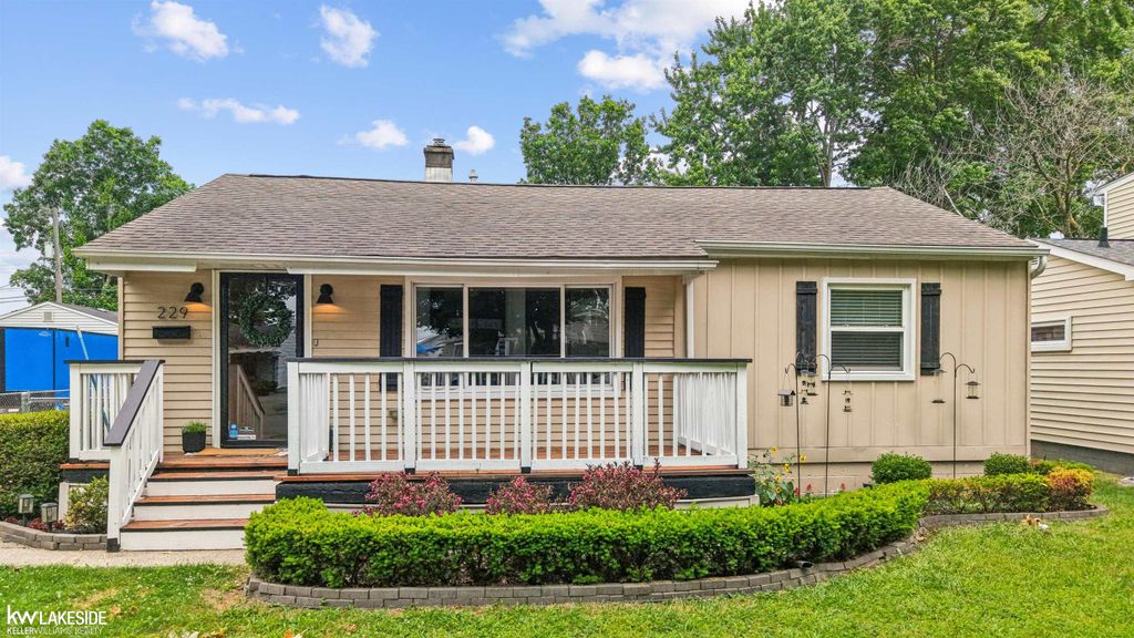 229 N Wilson Boulevard, Mt Clemens, MI 48043