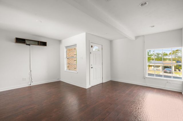 1803 Elmira RD, Austin, TX 78721