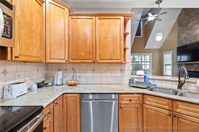 43 Skipping Pines Court, Spring Lake, NC 28390
