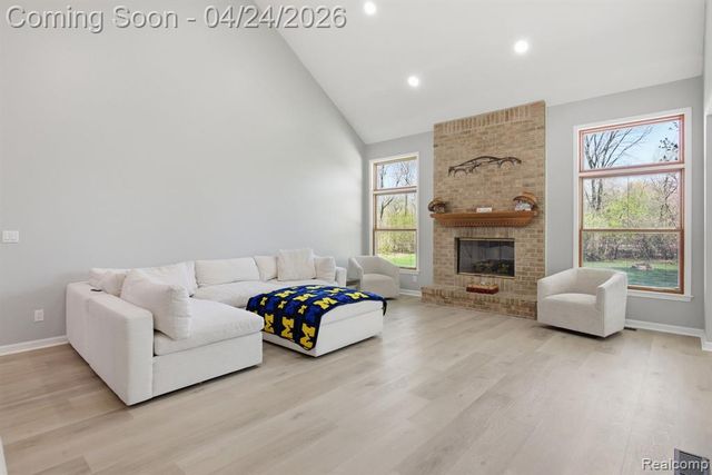 8488 Annette Avenue, Grosse Ile, MI 48138