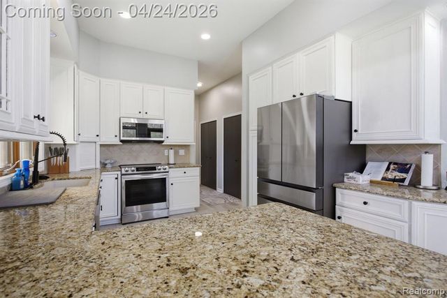 8488 Annette Avenue, Grosse Ile, MI 48138